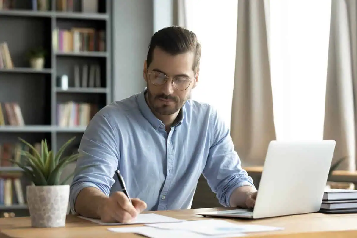 contract specialist at work