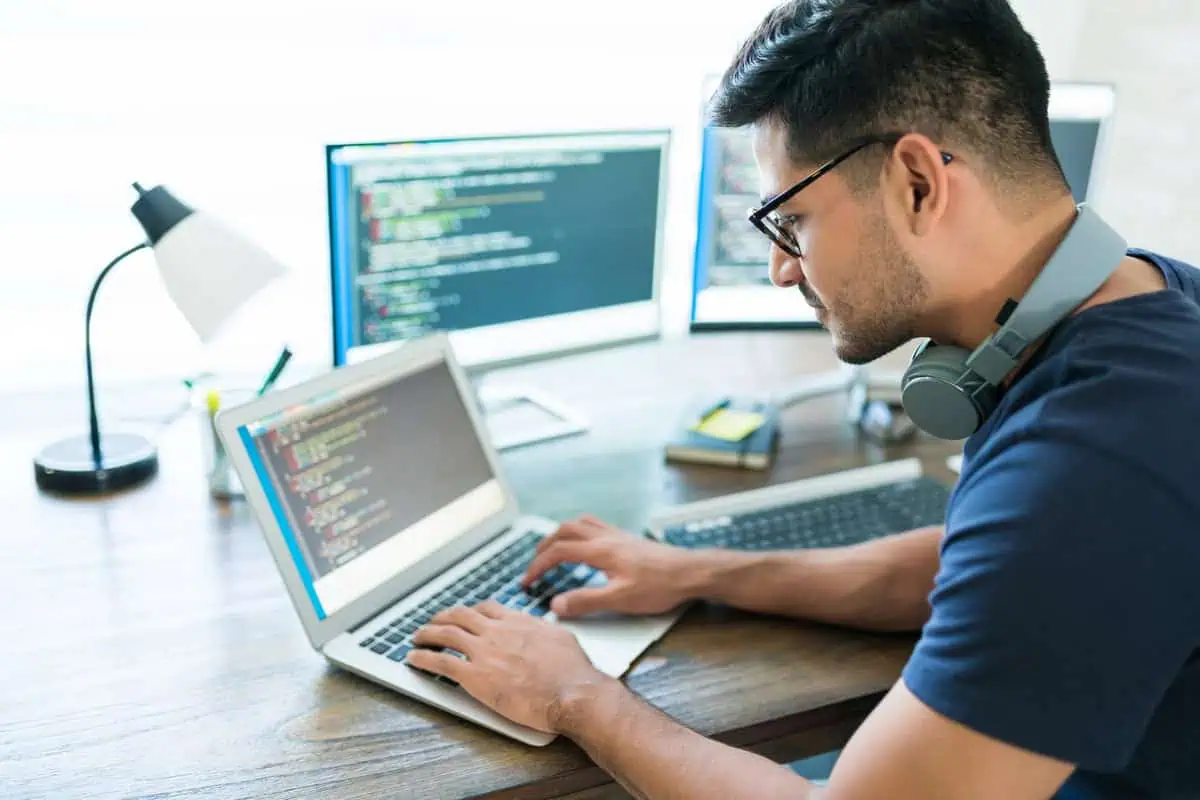 C Developer – opis, zadania i rola w firmie
