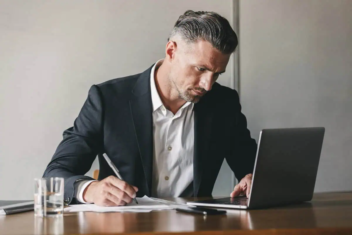 VP of Operations Job Description Template