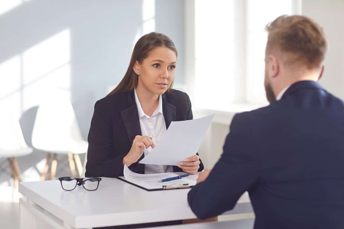Big Data recruiter working on a laptop testimonial