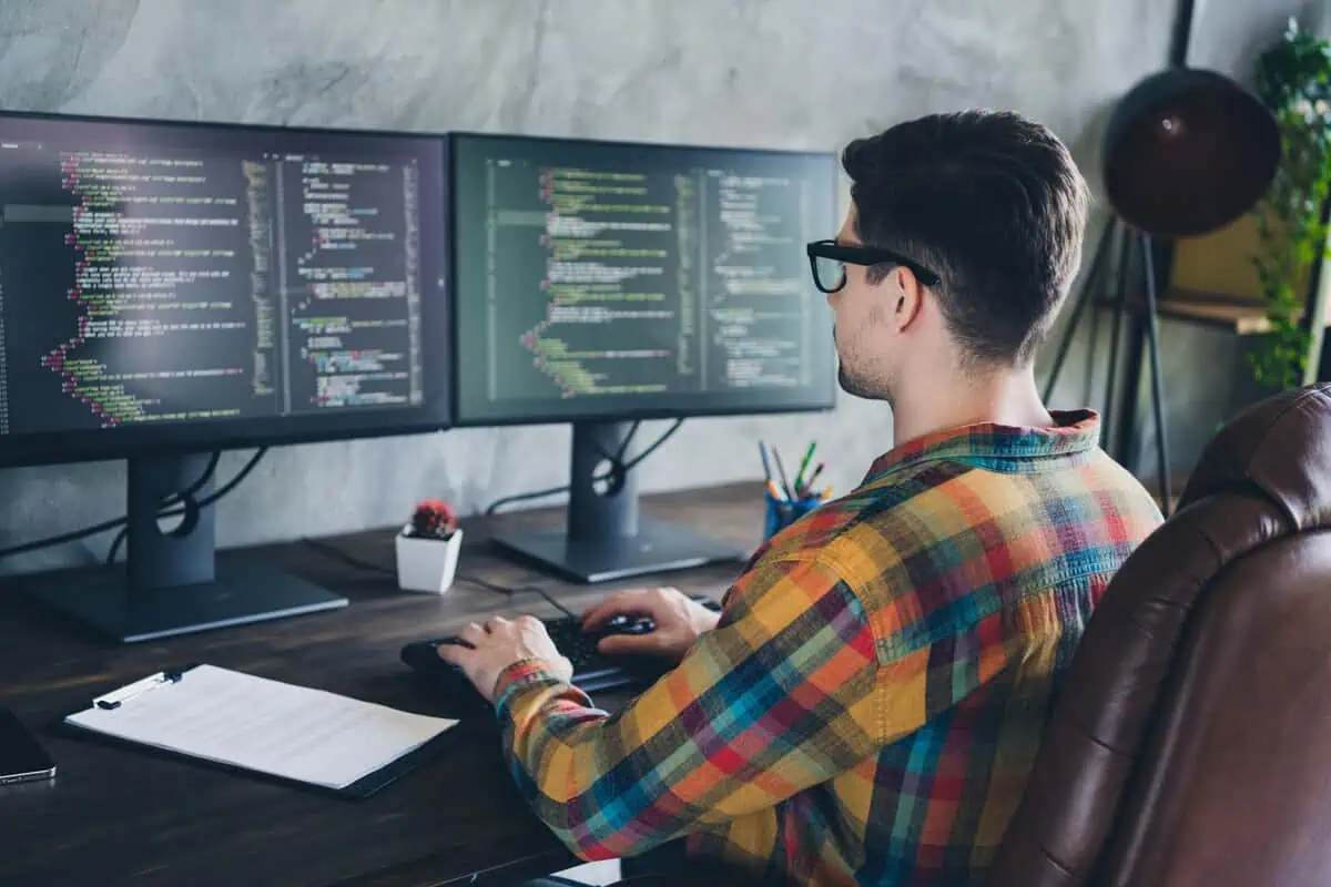 How Many Hours do Software Engineers Work