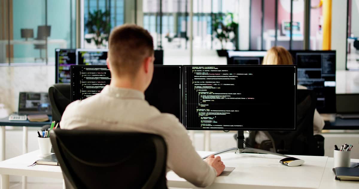 https://devsdata.com/wp-content/uploads/2025/08/hire_fintech_main.jpg